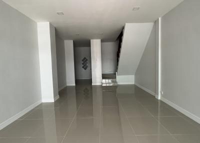 2-storey townhouse, house number 61/538, Soi 4, Lert Ubon Village - Krisana House, newly renovated,