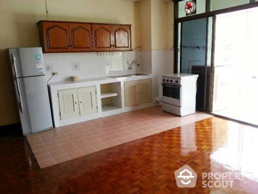 3-BR Apt. near MRT Sukhumvit (ID 515213)