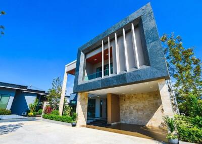 Modern Loft Style House for Sale in Huay Yai