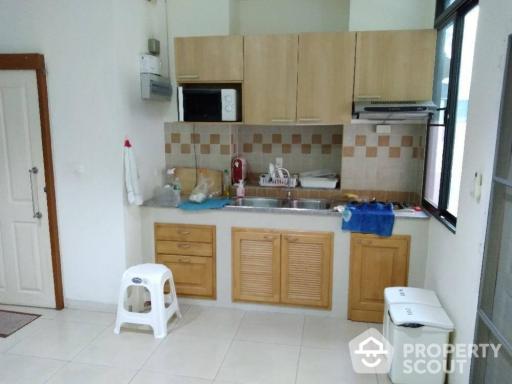 4-BR Townhouse in Bang Na Nuea