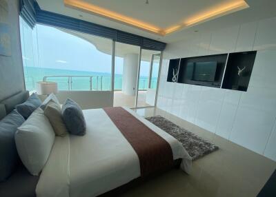 Beachfront Condo for Sale At La Royale