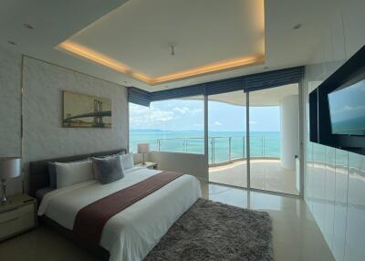 Beachfront Condo for Sale At La Royale