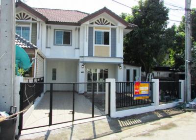 2-story townhouse, Pruksa Ville Village 24, Srinakarin-Nam Daeng: newly renovated.