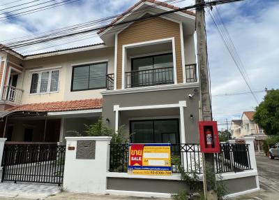 2-storey townhouse, Ban Fah Piyarom Village, Phase 8 (Ruangpruek): renovated