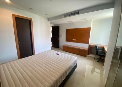 La Royale Beach Condo for Sale in Na-Jomtien