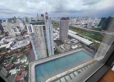 For RENT : The Esse at Singha Complex / 3 Bedroom / 4 Bathrooms / 245 sqm / 500000 THB [R12047]