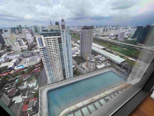 For RENT : The Esse at Singha Complex / 3 Bedroom / 4 Bathrooms / 245 sqm / 500000 THB [R12047]