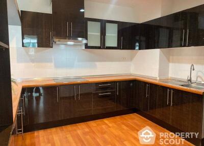 2-BR Apt. near BTS Phrom Phong