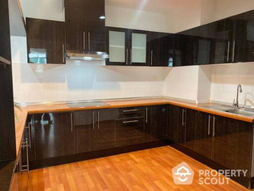 2-BR Apt. near BTS Phrom Phong