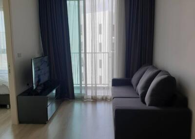 1-BR Condo at Quinn Condo Ratchada 17 near MRT Sutthisan (ID 545742)