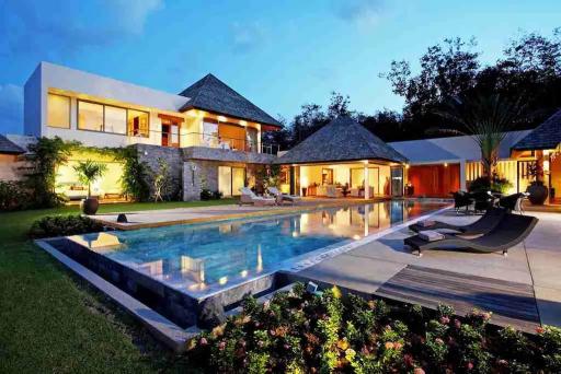 Hillside Luxury Villa In Layan