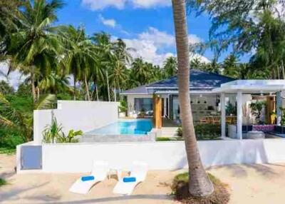 Beautiful Beachfront Villa On Laem Set