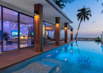 Beautiful Beachfront Villa On Laem Set
