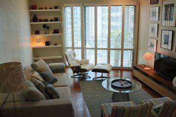 Charming One Bedroom Corner Unit At Bright Sukhumvit 24