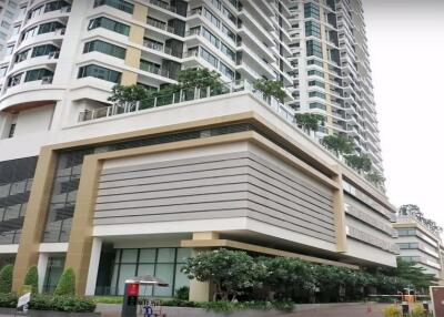 Charming One Bedroom Corner Unit At Bright Sukhumvit 24