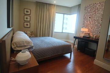 Charming One Bedroom Corner Unit At Bright Sukhumvit 24