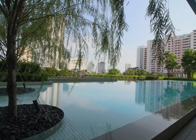 Exquisite Luxury 2 Bed Riverfront Residence