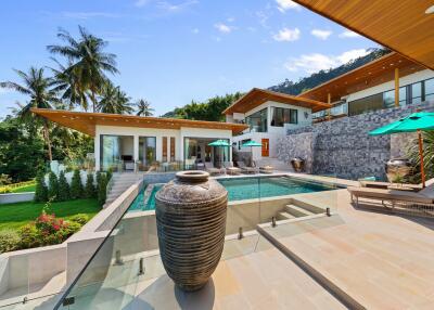 Magnificent Luxury 6 Bed Sea View Villa