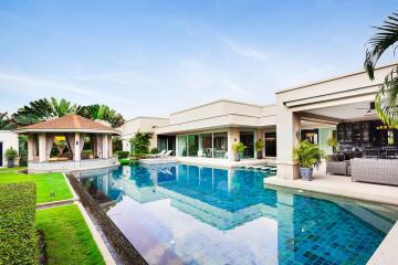 Stylish Contemporary Villa in Chonburi