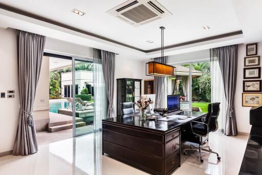 Stylish Contemporary Villa in Chonburi