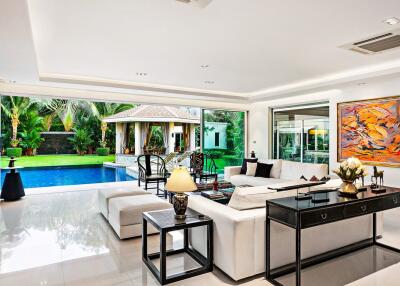 Stylish Contemporary Villa in Chonburi