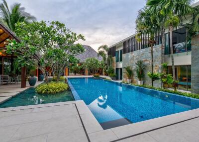 Phuket Grand Courtyard Estate