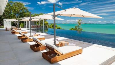 Exquisite Beachfront Luxury Villa