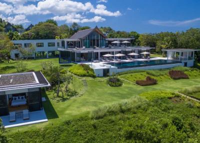 Exquisite Beachfront Luxury Villa