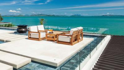 Exquisite Beachfront Luxury Villa