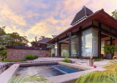 Luxurious Contemporary Villa