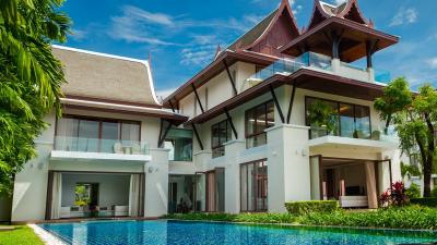 Harbourfront Villa In Royal Phuket Marina