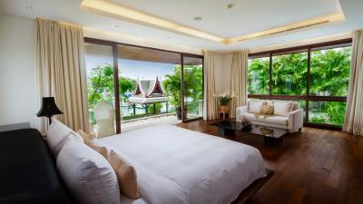 Harbourfront Villa In Royal Phuket Marina