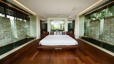 Harbourfront Villa In Royal Phuket Marina