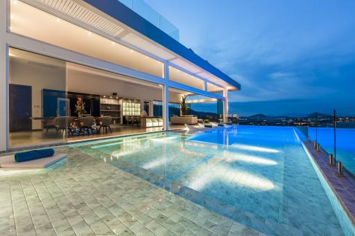 Superb Contemporary Sea View Villa