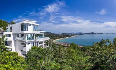 Superb Contemporary Sea View Villa