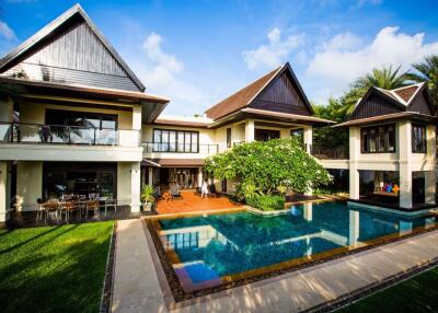 Luxury 6 Bedroom Villa Layan