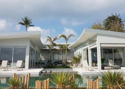Beautiful Beach Front Villa