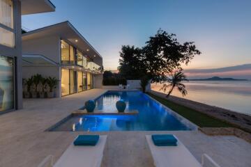 Modern Beach Villa