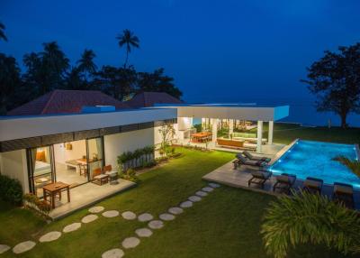 Immaculate Contemporary Beach Villa