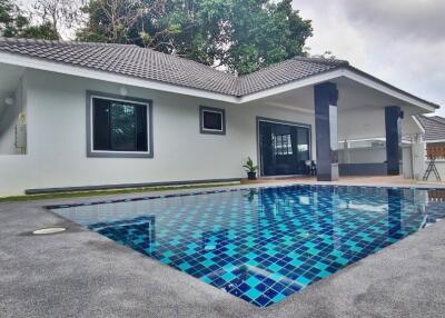Private House with Pool for Sale in Bang Saray