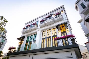 Luxurious Parisian style house in the heart of Sukhumvit