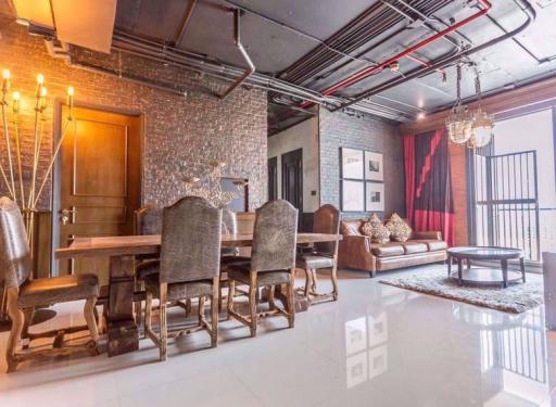 Luxury Loft @ Aguston Sukhumvit 22