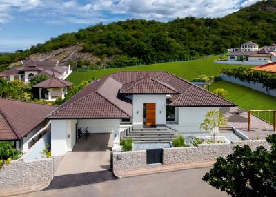 Modern Luxury Mountainside Villa