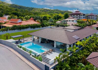 Modern Luxury Mountainside Villa