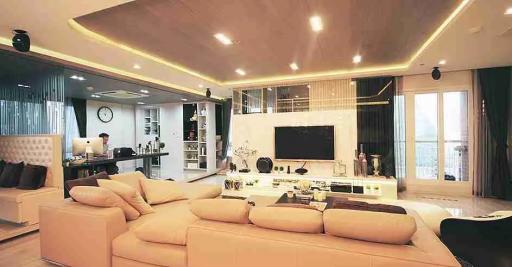 Stylish Sukhumvit Penthouse