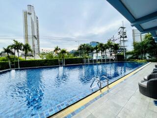 Dusit Grand Condo View