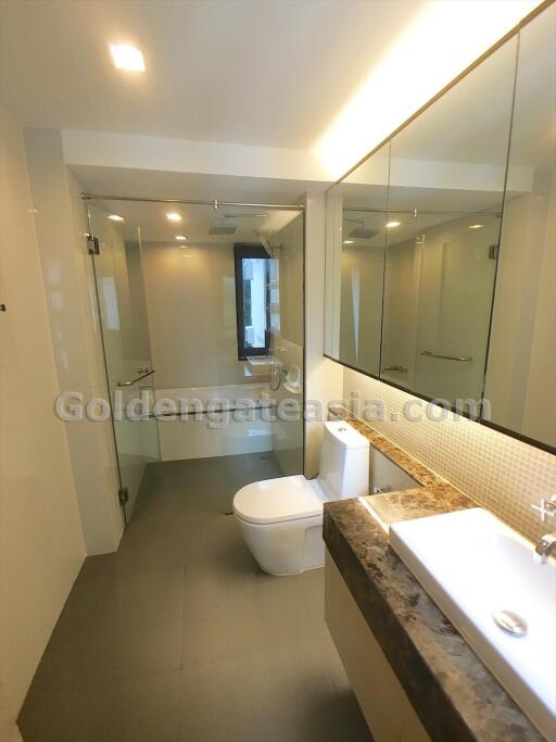 3-Bedrooms quiet lowrise condo - Ploenchit