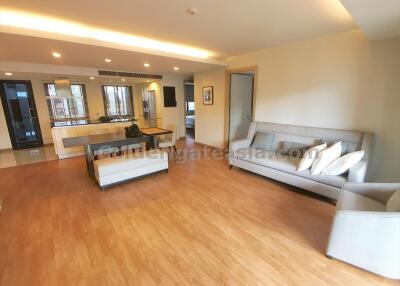 3-Bedrooms quiet lowrise condo - Ploenchit