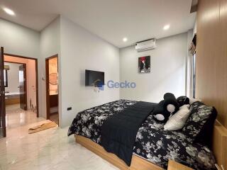 3 Bedrooms House East Pattaya H011054