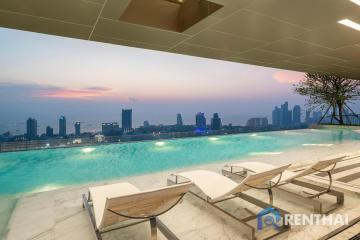 Brand new luxury condo in the heart of pattaya city.